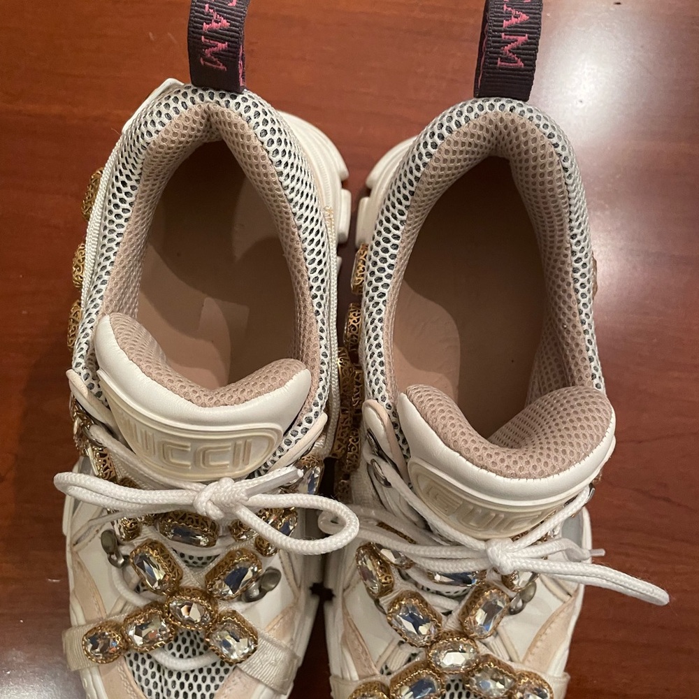 Gucci Women's White Sneakers with Gold Accents - Picture 7 of 10